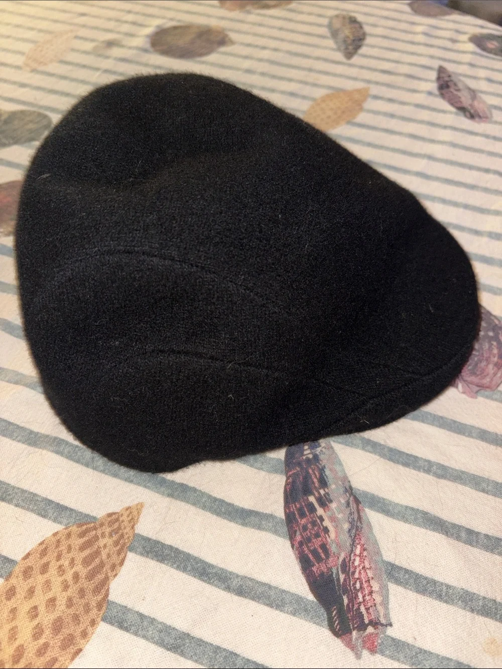 Vintage men’s KANGOL wool flat cap 90s